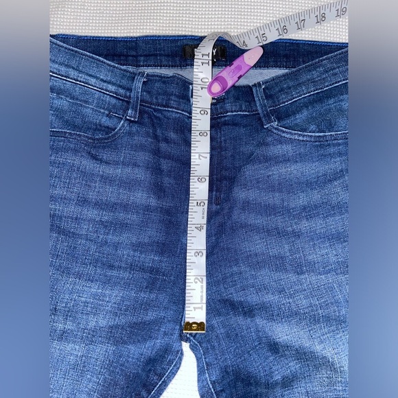 Women’s DKNY medium blue wash stretchy rip raw edge skinny jeans size 28 - Picture 7 of 15